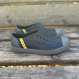 Native Shoes Jefferson Kids Charcoal Dark Gray Yellow Stripe Shoes Slip On‎ Sz 4